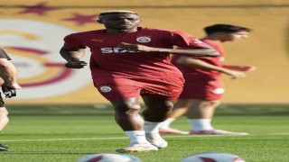 Galatasarayda Victor Osimhen ilk antrenmanına çıktı