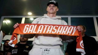 Galatasarayın yeni transferi Roland Sallai, İstanbula geldi