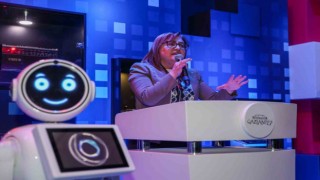 Gaziantepteki Yapay Zeka ve Dijital Yaşam sergisine yapay zeka robotu Ada damga vurdu