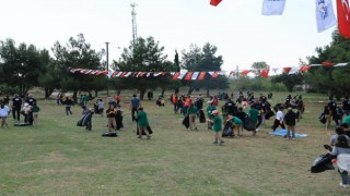 Gebzede öğrenciler yere atılan çöpleri toplayarak farkındalık oluşturdu