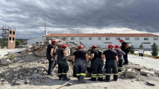 Gönüllü arama ekibinden gerçeği aratmayan tatbikat