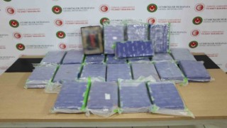 Gümrük muhafaza ekiplerinden kokain ve tütün kaçakçılarına darbe