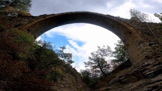 Gümüşhanede asırlara meydan okuyan su kemeri