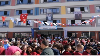 Hadımköy Ortaokulu yeni eğitim-öğretim döneminde açıldı