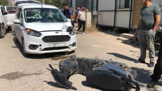Hafif ticari araç ile motosiklet çarpıştı: 1 yaralı