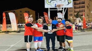 Hakkaride basketbol turnuvası sona erdi