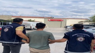 Hapis cezasıyla aranan zanlı kardeşine ait kimlikle yakalandı