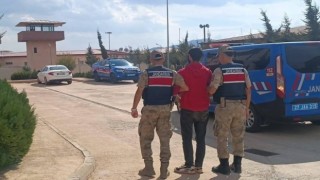 Hırsızlık suçundan 16 yıl cezası bulunan firariyi jandarma yakaladı