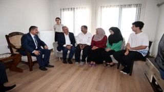 İçişleri Bakan Yardımcısı Karaloğlu, Depremzedeleri Evlerinde Ziyaret Etti