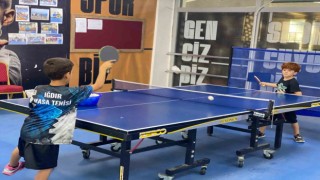 Iğdırda Gençlik ve Spor Bakanlığı masa tenisi kursları devam ediyor