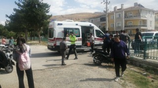 Ispartada motosikletler çarpıştı: 2 yaralı