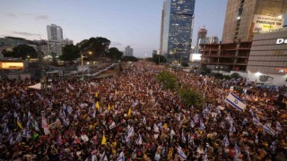 İsrailde binlerce kişiden hükümet karşıtı protesto: “Her gün Netanyahunun Rus ruleti”