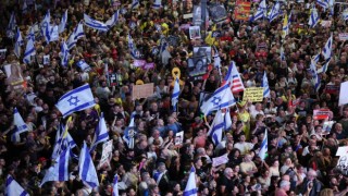 İsrailde yaklaşık 500 bin kişiden Netanyahuya ateşkes çağrısı