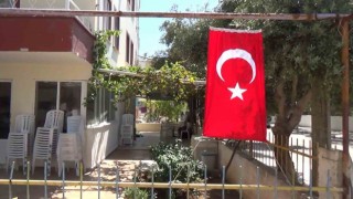 İsrailin katlettiği Ayşenurun ata evi Türk bayraklarıyla donatıldı