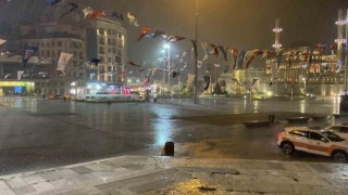 İstanbulda sağanak yağış etkili oluyor