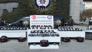 İstanbulda silah kaçakçılarına operasyon: 227 silah ele geçirildi