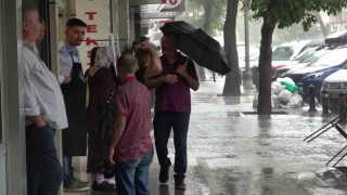 İstanbulun Anadolu Yakasında yağmur etkisini gösteriyor