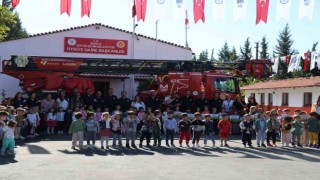 İtfaiye Haftasında miniklere itfaiye eğitimi