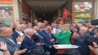 İYİ Partiden istifa eden Uzunköprü Belediye Başkanı Martin CHPye katıldı