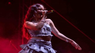 İzmir Enternasyonal Fuarında müzik ve dans dolu gece