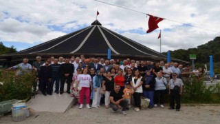 İzmirdeki Aydınlılar ‘Keşkek gününde bir araya geldi