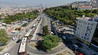 İzmirdeki kazada can pazarı: 3 ölü, 2 yaralı