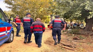 Jandarma kayıp şahsı bularak ailesine teslim etti