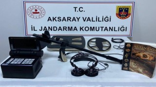 Kaçak kazı yapan defineciler suçüstü yakalandı