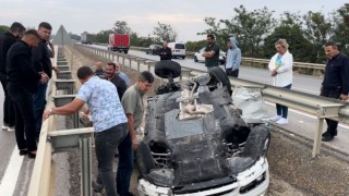 Kadın sürücü metrelerce savrulan araçtan yaralı kurtuldu