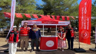 Kadına yönelik şiddete tepkilerini stant kurarak gösterdiler