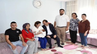 Kadirli Kaymakamı Erdinç Dolu ve Eşi'nden “Hoşgeldin Bebek” Ziyareti