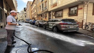 Kağıthanede yıkanan sokaklar temizlikle nefes alıyor