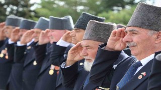 Kahramanlarla birlikte yürüdüler