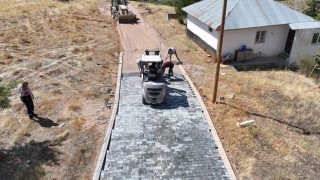 Kahramanmaraş Büyükşehir Belediyesi’nden Afşin’de Yol Atağı
