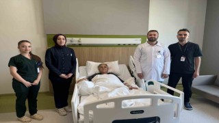 Kalın bağırsak kanseri hasta doğal delik cerrahisiyle sağlığına kavuştu