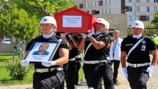 Kalp krizi sonucu hayatını kaybeden polis memuru son yolculuğuna uğurlandı