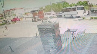 Kamyonet ile motosiklet çarpıştı: 1 yaralı