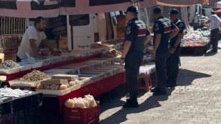 Karacasu jandarması vatandaşları sahte para ve dolandırıcılığa karşı bilgilendirdi