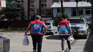 Kaymakam köylünün ayağına berberi götürdü