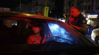 Kaza yapıp şoka girdi, kapıyı açmak için herkes seferber oldu