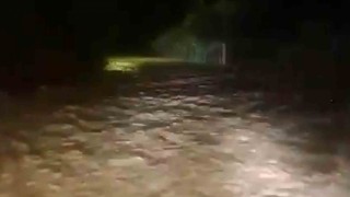 Kırıkkalede sel felaketi: Köy yolu adeta ırmağa döndü