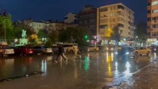 Kırklarelinde sağanak yağış