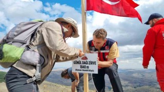 Kırşehirli dağcılar Neşet Ertaşı Gönül Dağında andı