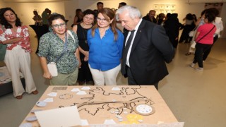 Kısa Bir Komşuluk eserleri bu sergide
