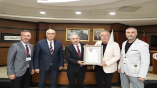 Kızılaydan Amasya Üniversitesine gümüş madalya