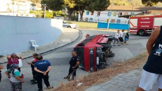 Koçarlıda kamyonet devrildi: 1 yaralı