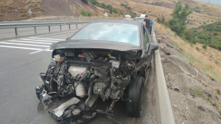 Kontrolden çıkan otomobil bariyerlere çarptı: 1 yaralı