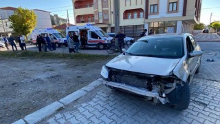 Konyada motosiklet ve otomobil çarpıştı: 2 çocuk yaralandı