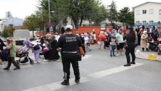 Küçükçekmece zabıtasından okul önlerinde denetim