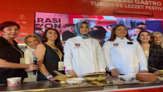 Kütahya Frigg Kadınları, şehrin seramik sanatını ve yerel lezzetlerini festivalde buluşturdu